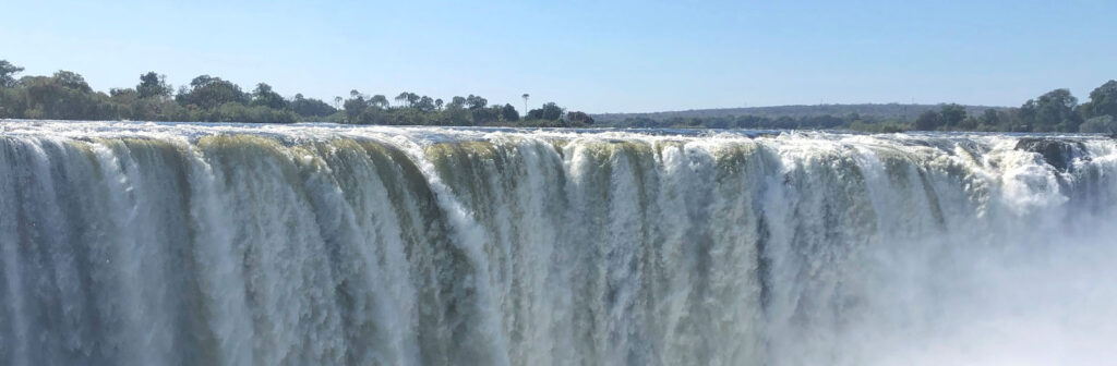 Tour of the Victoria Falls, a beautiful photo taken during the high water season